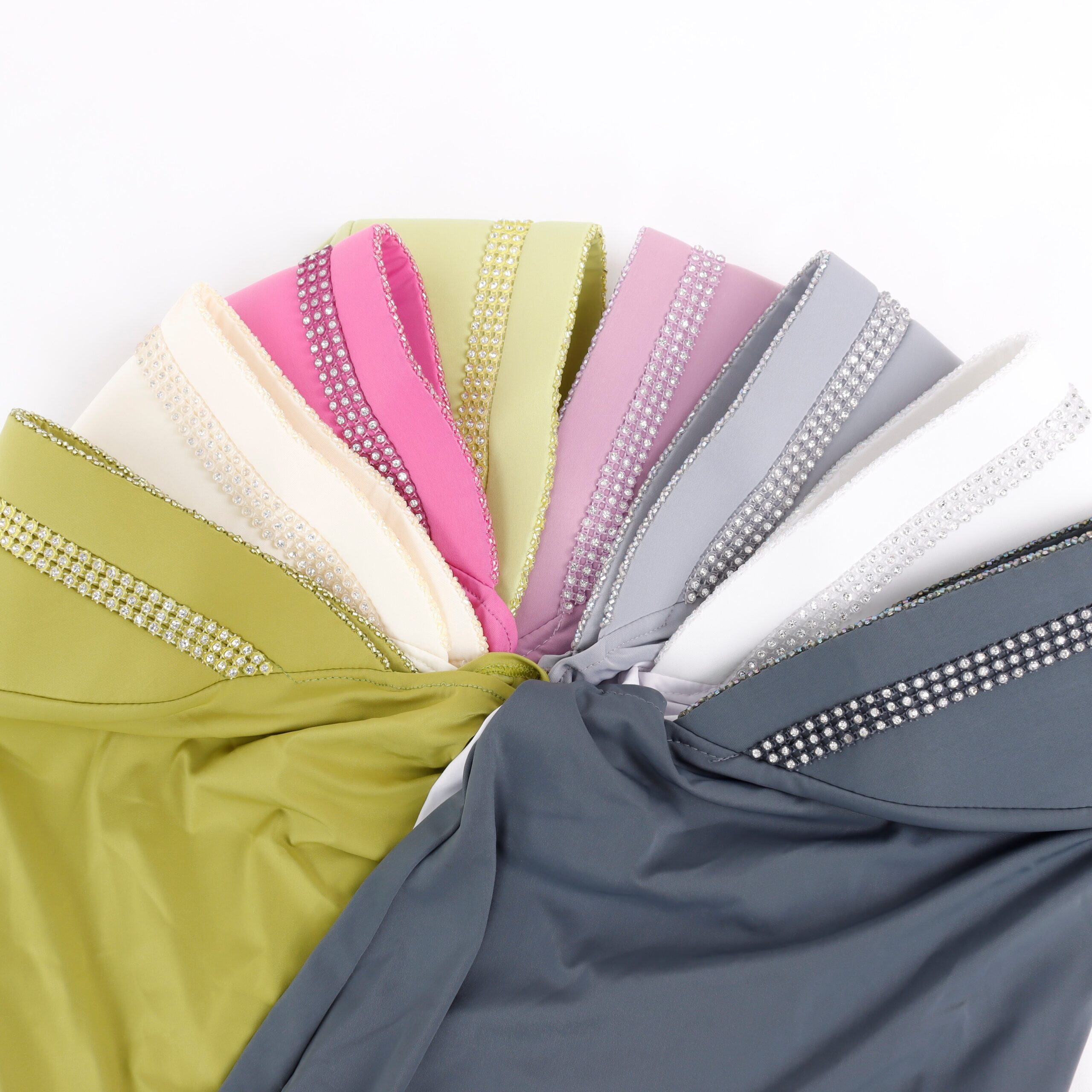 Buttonscarves Nada Indah Puspita Riamiranda Vivi Zubedi B (1)